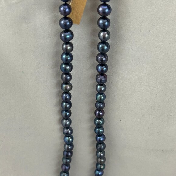 Black Pearls w/14k Clasp - Picture 4 of 5